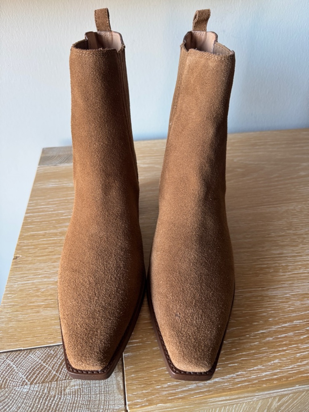 NWOB! MADEWELL Women’s The Ingrid Chelsea Boot in Suede, Dried Acorn, Size 10.5 - Picture 3 of 16